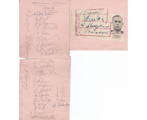 TOTTENHAM    A pair of autograph album pages signed by 28 members of 1932/33 inc Felton, Hunt, Meads, Evans, Alsford, Davies,