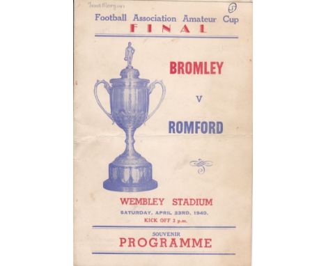 1949 FA AMATEUR CUP FINAL        Pirate programme issued by Ross for Bromley v. Romford at Wembley 23/4/1949, horizontal fold