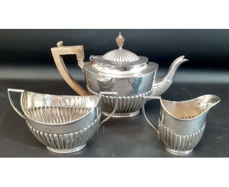 Victorian 3 piece silver tea service, Goldsmiths &amp; Silversmiths Co (William Gibson &amp; John Lawrence Langman), London, 