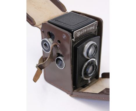 A Rolliecord camera. Condition - appears to be working correctly but not sold with any guarantee, dust on lenses but I can't 