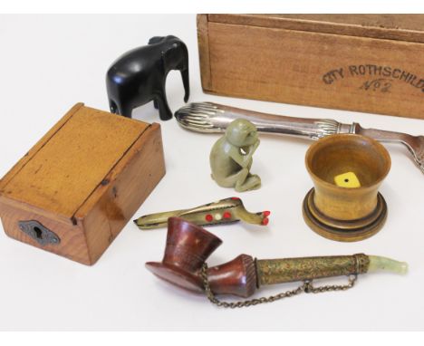 A mixed lot to include a pipe with jade mouthpiece etc.