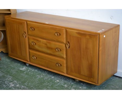 A Windsor Ercol elm sideboard 