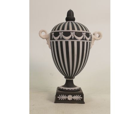 Wedgwood black dip engine turned handled urn: 1954, height 21cm. 