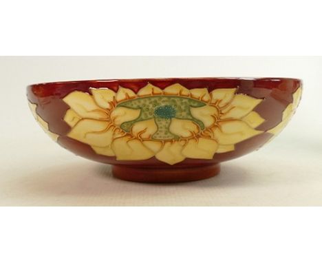 Moorcroft bowl Inca pattern: Measures 9cm x 25cm.  With box.  No damage or restoration. 