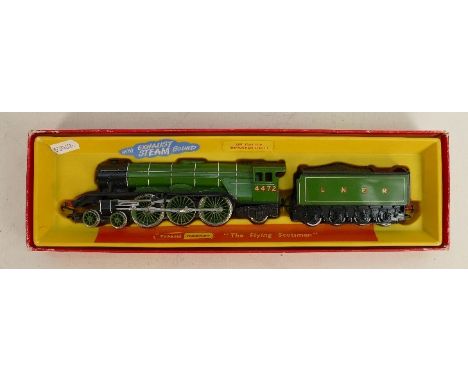 Triang Hornby OO Gauge boxed R.855 Flying Scotsman 4-6-2 steam locomotive and special corridor tender: 