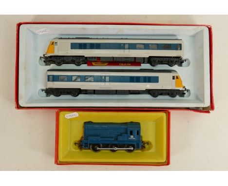 Triang Hornby OO Gauge R555C Pullman Train Set: Together with R.152 0-6-0 Deisel Shunting Locomotive, both boxed. 