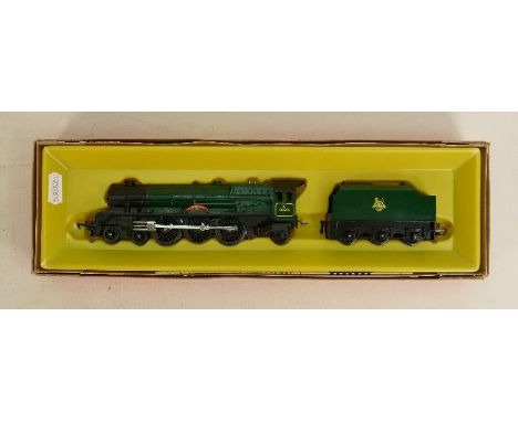Triang Hornby OO Gauge boxed R.053 4-6-2 Princess Locomotive: Boxed in green livery. 