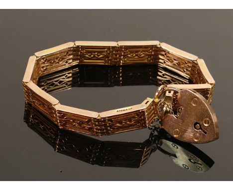 9ct rose gold gate bracelet: Weight 30.3g 