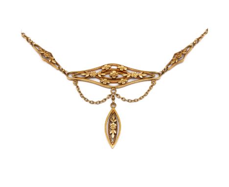 Frankrijk, 18 kt. gouden collier, ca. 1900. De voorzijde met diverse opengewerkte appliques met een decor van bloem- en bladm