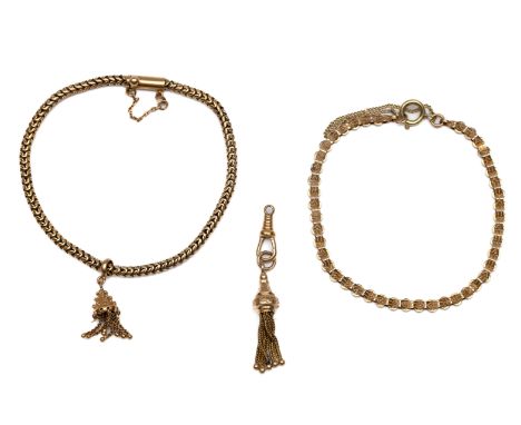 Twee roségouden armbanden en een kwastje, eerste helft 20ste eeuw. Portugal, 18 kt. gouden slangarmband waaraan een kwastje, 