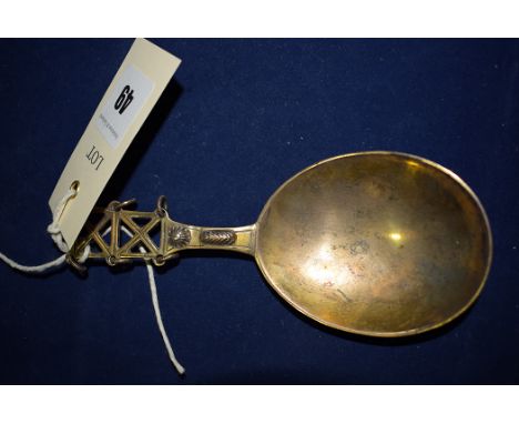 A Victorian silver gilt caddy spoon, by Lambert & Co London 1895.