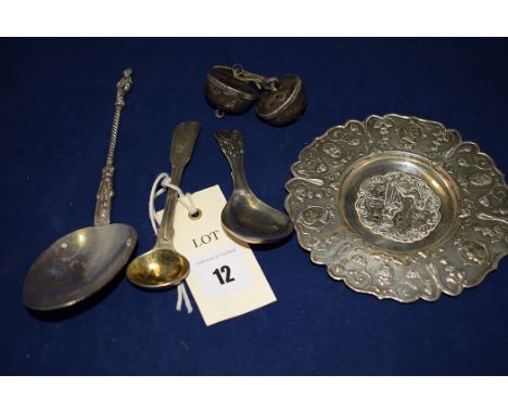 A Victorian silver spoon, London 1806; a Victorian silver caddy spoon, by Unite & Hilliard, London 1842; a pair of silver but