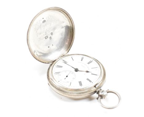 A silver hallmarked full hunter pocket watch by Thomas Russell 951005. Plain full hunter Chester hallmarked case enclosing en