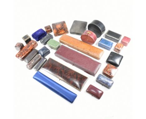 A collection of assorted jewellery boxes. The boxes to include Wilson and Gill, Edward and Sons, E&amp;M Goldston, Fred Hill,