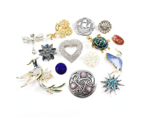 Collection of silver and costume brooch pins. The brooches to include 925 silver dragonfly, enamel tortoise, crane, bird, mot