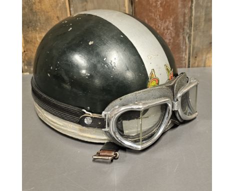A vintage Everoak cork helmet, with Scott emblem, size 7,together with a pair of Climax O Espana googles 
