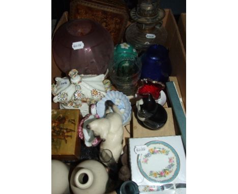 A Sorento ware box, 19.5 cm wide, an oil lamp, and other items (box)