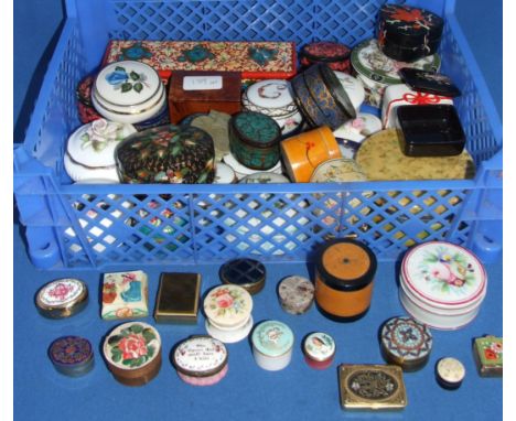 A 19th century enamel patch box, Who Opens This Must Have a Kiss, 4 cm wide,  and other boxes (box) 