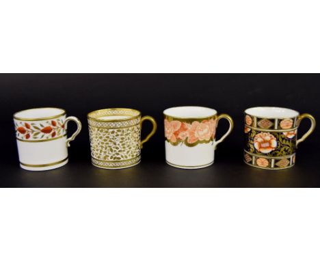 English porcelain coffee cans - four Spode cans with differing designs, early 19th century (4)