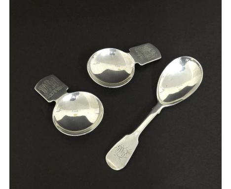 William IV silver fiddle pattern caddy spoon, maker John, Henry & Charles Lias, London 1833, 4.25" long; together with a pair