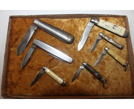A tray containing seven vintage Richards of Sheffield pen knives 