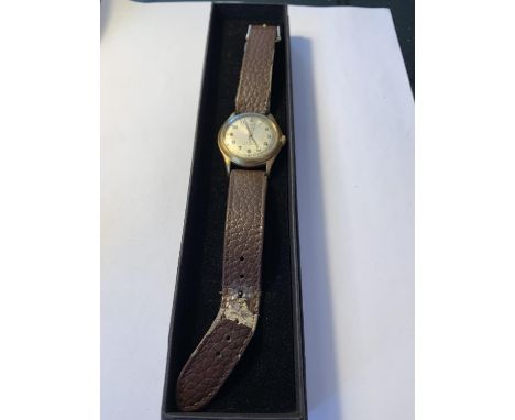 A VINTAGE SULLY SPECIAL 15 JEWEL AUTOMATIC WRIST WATCH WITH BROWN LEATHER STRAP IN A PRESENTATION BOX 