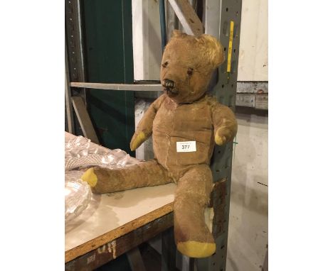 A VINTAGE TEDDY BEAR 