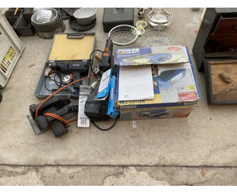 AN ASSORTMENT OF POWER TOOLS TO INCLUDE A BLACK AND DECKER SANDER, A BLACK AND DECKER DRILL AND A CIRCULAR SAW ETC 