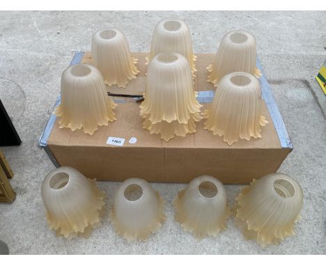 A COLLECTION OF GLASS LIGHT SHADES 