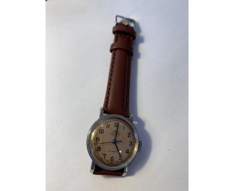 A VINTAGE UNO WATERPROOF INCABLOCK WRIAST WATCH SEEN WORKING BUT NO WARRANTY 