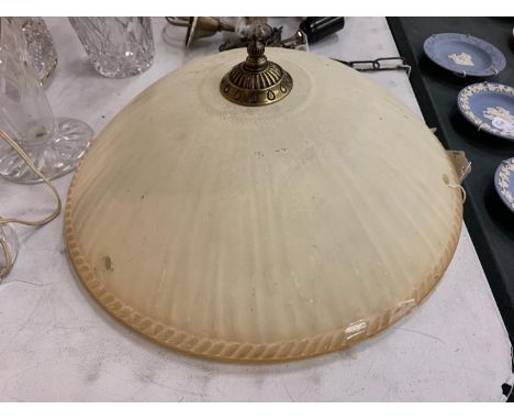 A VINTAGE LIGHT FITTING AND SHADE 