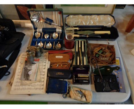 A QUANTITY OF COLLECTABLE ITEMS TO INCLUDE, VINTAGE GLASSES, OPERA GLASSES, FLATWARE, SHEET MUSIC, ETC 