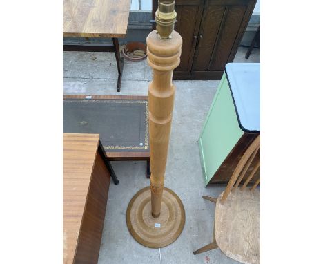 A MODERN TURNED COLUMN STANDARD LAMP 