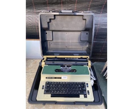 A RETRO SILVER REED TYPEWRITER AND FURTHER OFFICE ITEMS ETC 