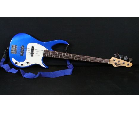 Guitar - Peavey Milestone III electric bass guitar