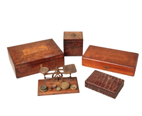 A REGENCY BURR WOOD JEWELLERY CASKET19th century, with silk lined interior, 17.5cm wide; together with a George III tea caddy