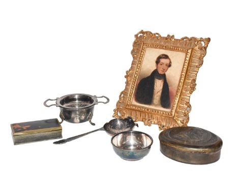 A 17th century pressed horn oval snuff box with a portrait of Charles I, together with a 19th century watercolor portrait min