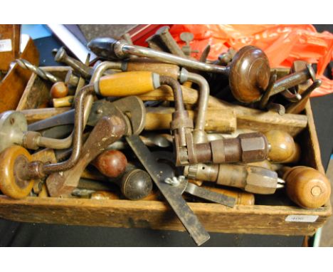 An extensive tray of cabinet makers woodworking tools to include planes, files, drills, drill bits, chisels, files and many o