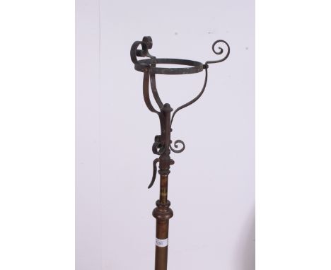 A good Victorian 19th century copper and brass rococo oil lamp stands. Rococo wrought brass and copper frame with adjustable 