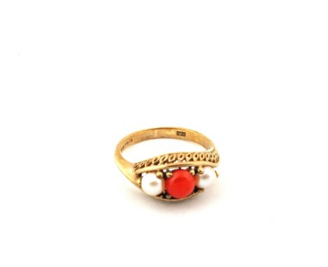 A 9ct Gold Pearl and coral set ring, size M