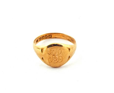 An 18ct Gold signet ring, size R