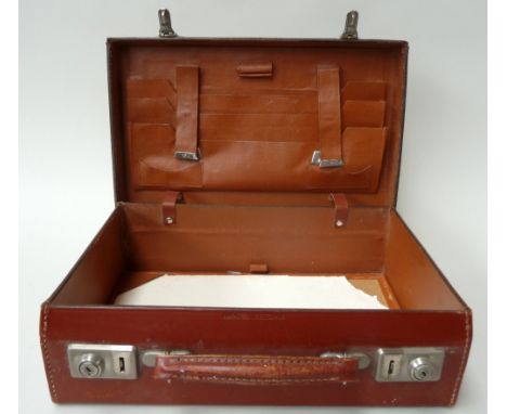 A vintage leather Chevey fitted suitcase, 35 x 33 x11cm