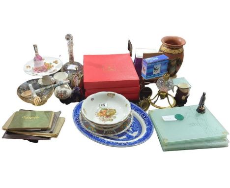 A quantity of boxed games, chessmen, boxed Spode plates and other items (a lot)