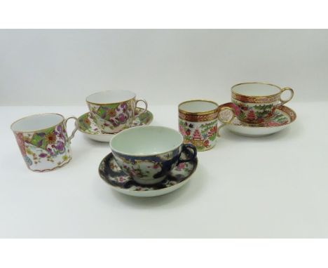 An early 19th Century Barr Flight &amp; Barr trio with colourful painted chinoiserie decoration highlighted with gilt, an unm