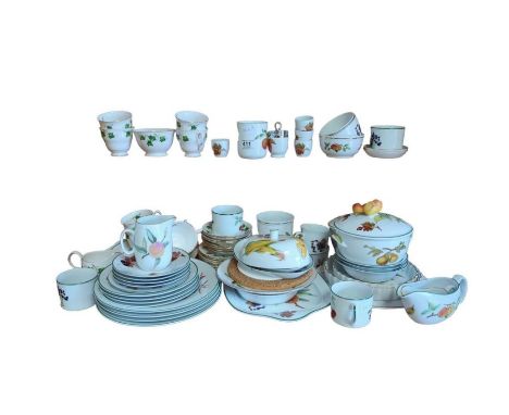 A quantity of Royal Worcester Evesham and Evesham Vale dinner and breakfast ware, a Colclough ivy pattern part tea service et