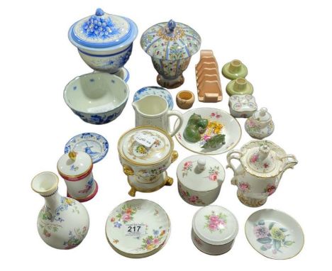 A quantity of assorted china to include modern Coalport, Royal Worcester, Minton and others (a lot)