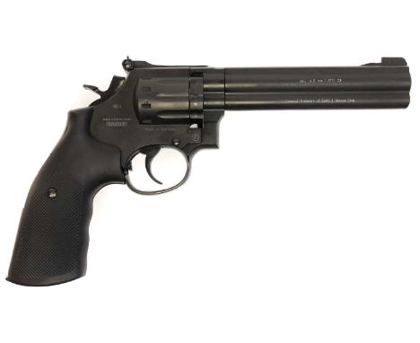 Smith and Wesson Umarex Model 586 - 6" .177 CO2 air pistol revolver, serial number S111953181, with box and instructions.No l