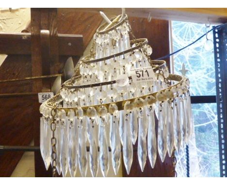 CHANDELIER. Chandelier with glass droplets