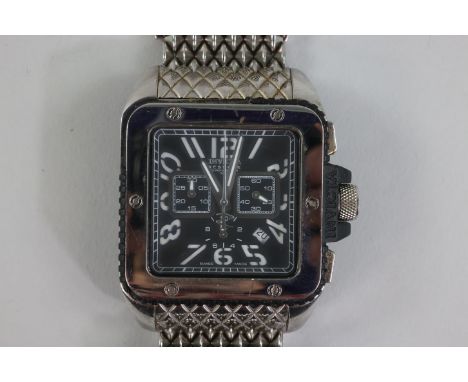 Cuadro ChronographCase Size: 43Case Material: Stainless steelMaterial: PolyurethaneBezel Color: NoneCrown Type: PushCrystal T