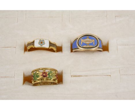 A GEORGE III BLUE ENAMEL AND GOLD MOURNING RING inscribed to the inside George Penfold 20 April 1807 aged 9, size L, together